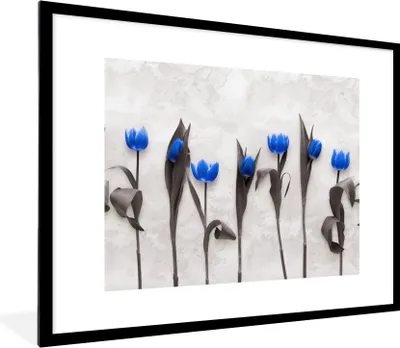 Produktbild von MuchoWow® Gerahmtes Poster Blumen - Tulpen - Blau 80x60 cm - Poster mit Schwarzem Bilderrahmen Wandposter Rahmen Foto Bilder - Schlafzimmer-Dekorationen - Fotoposter