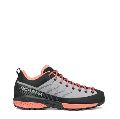 Zustiegsschuh "Mescalito Planet Wmn" von Scarpa in Schwarz und Grau mit pinken Akzenten.