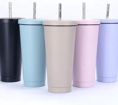 Obrázek produktu pro Izolovaný nerezový termosový hrnek, 750 ml, se slámkou a víčkem, bez BPA, ideální pro horké i studené nápoje, na cesty.