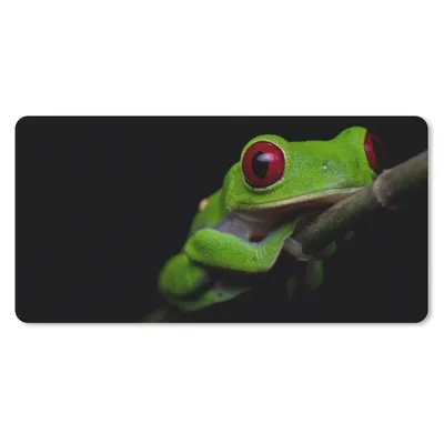 Produktbild von MuchoWow® Mauspad Mousepad Rotäugiger Quecksilberfrosch auf schwarzem Hintergrund 60x30 cm - Mousepads - Maus Mat - Pad - Mausunterlage - Nachhaltig