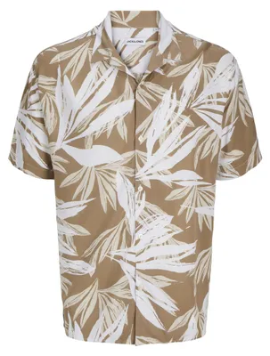 Image de Chemise de plage à imprimé tropical, coupe ajustée, manches courtes. (ou : Chemise de plage tropicale, coupe ajustée, manches courtes.)