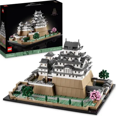 Produktbild von LEGO 21060 Architecture Burg Himeji, Modellbausatz für Erwachsene, Wahrzeichen-Kollektion, Set für Fans kreativer Gartenarbeit und japanischer Kultur, mit Kirschblütenbaum, Geschenk für Sie und Ihn