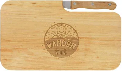 Productafbeelding van Houten serveerplank met gravure "Wanderlust" & zaag | 26 x 15 cm | Ontbijtplank, houten snijplank, serveerplank | Cadeau voor wandelaars en bergliefhebbers