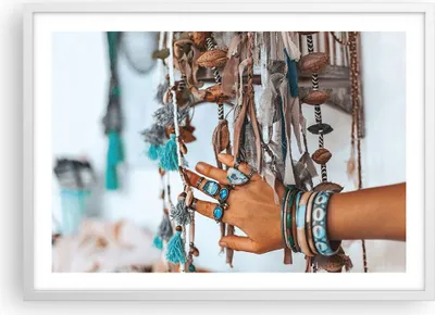 Produktbild von Gerahmtes Poster - Weißer Rahmen - Hand Schmuck ethnisch - 70x50 cm - Wand Bild - Wanddeko - Wandbilder - Kunstposter - Wandposter - Bilderrahmen - Bilder - Kunstdruck - P2WAA70x50-5107