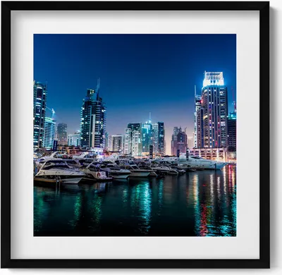 Produktbild von Boote in der Stadt bei Nacht– Wandbild mit Rahmen – Gerahmtes Bild  – Wanddekoration – 50x50 cm –  Schwarz Rahmen