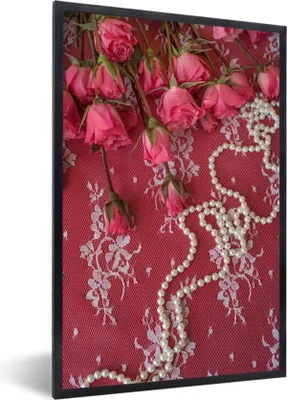 Produktbild von MuchoWow® MuchoWow® Gerahmtes Poster Perlenketten entlang Bouquet mit rosa Rosen 60x90 cm - Poster mit zchwarzem Bilderrahmen - Kunst