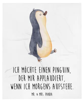 Produktbild von Mr. & Mrs. Panda Tagesdecke Pinguin marschieren - Weiß - Geschenk, Bettdecke, Kuscheldecke, Sofaüberwurf, Bruder, Unausgeschlafen, Familie, Pinguine, Bettüberwurf, Plaid