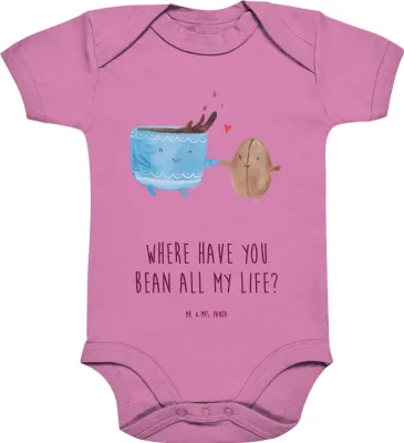 Produktbild von Mr. & Mrs. Panda Strampler Baby Kaffee Bohne 6. - 12. Monat - Bubble Gum Pink - Geschenk, Zufriedenheit, Genuss, Lustige Sprüche, baumwoll, Kaffeebohne, Kurzarmbody
