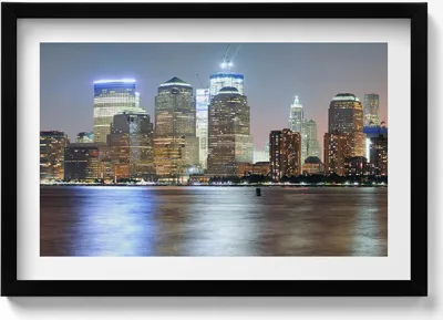 Produktbild von Panorama der Stadt bei Nacht– Wandbild mit Rahmen – Gerahmtes Bild  – Wanddekoration – 60x40 cm –  Schwarz Rahmen