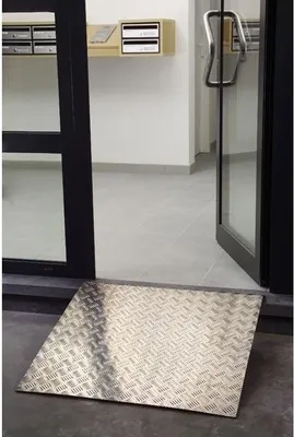 Produktbild von Zugangsrampe 800x800 mm, 200 kg Tragkraft, für 19 bis 36 cm Höhenunterschied
