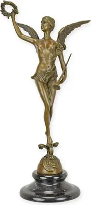 Productafbeelding van A Bronze Sculpture Of A Woman Holding A Wreath