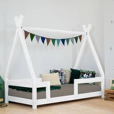 Produktbild von Kinderholzbett NAKANA in Form eines Tipis mit Seitenteil 120x200 cm Weiß
