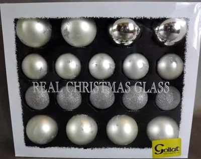 Produktbild von Set mit 18 eleganten silbernen Weihnachtskugeln - matt, glänzend, glitzernd.