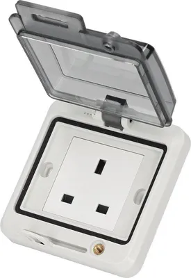 Image de Support de prise étanche 250 V 13 A, kit standard britannique - Support de prise d'extérieur avec cache.