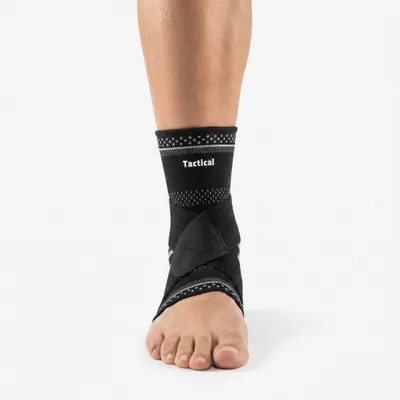 Productafbeelding van Tactical Enkel Brace – M, AI-gegenereerde afbeelding