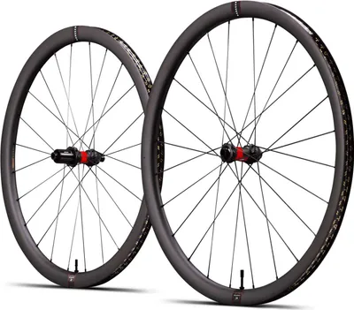 Produktbild von Reserve 34/37 Dt240 Ta Cl Disc Tubeless Rennrad Laufradsatz Silber 12 x 100/12 x 142 mm / Shimano/Sram HG Silber 12 x 100/12 x 142 mm