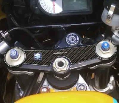 Immagine prodotto di Protezione mensola manubrio, PPSS16P copertura ONEDESIGN SUZUKI GSXR 600 dal 2000 al 2003.