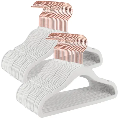Produktbild von SONGMICS Kinderkleiderbügel 50er Set mit Haken in Roségold rutschfest platzsparend für Kleiderschrank Bügel für Kinderkleidung Babykleidung Rock und Hose für Kinder Samt weiß CRF027W01