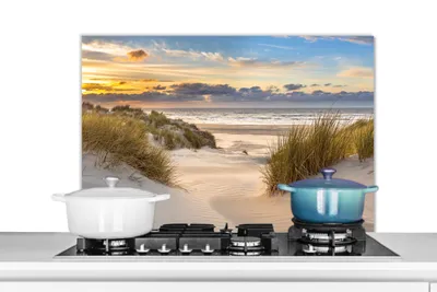 Produktbild von KitchenYeah®  Spritzschutz Küche - Küchenrückwand - Wandschutz für Herd und Spüle - Strand - Düne - Gras - Sonnenuntergang - Meer 80x55 - Alu-Dibond (Alternative zum Spritzschutz aus Glas) - Hitzebest