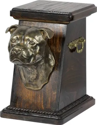 Image de Staffordshire Terrier américain I - Urne funéraire pour chien, urne élégante avec statuette, urne commémorative avec buste de chien de la marque Art-Dog.