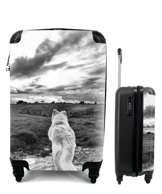 Produktbild von MuchoWow® Koffer Handgepäck Trolley Rollkoffer Kleine Reisekoffer mit 4 Rollen - Wolf mit Blick auf die Landschaft in Schwarz und Weiß - Cabin Size < 55x40x23 cm & 55x40x20 cm - Fotokoffer - Kabinenkoffer - Boardgepäck - Reise-Box - Reisekoffer - Reisegepäck - Koffer mit Bild - Trolley für Kinder