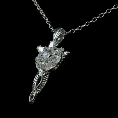 Productafbeelding van "In de Ring"-replica, 1:1 hanger en ketting, Arwens Avondster (zilver)
