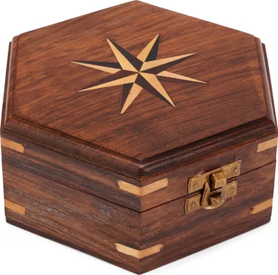 Produktbild von Maritim Holzbox sechseckig mit Windrose Inlay aus Holz und Messing verschluss