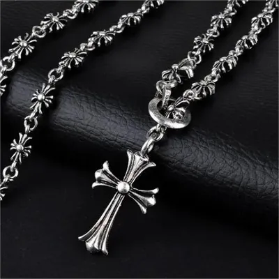 Immagine prodotto di Collana Gothic Cross in Argento - Design Unico e Regolabile KP38450