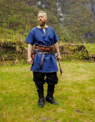 Produktbild von Wikinger Tunika Kurzarm Blau "Theobald" M
