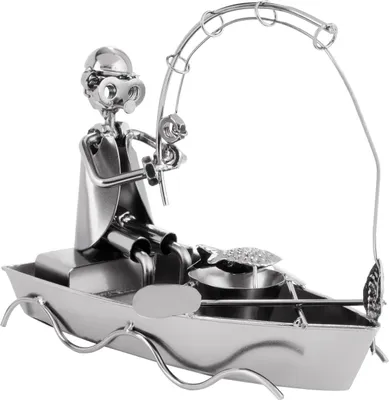 Produktbild von Brubaker Schraubenmännchen Angler im Boot, handgefertigt aus massivem Eisen, spiegelnde Optik, 11 x 18 x 21 cm