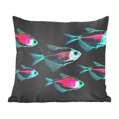 Produktbild von MuchoWow® Zierkissen Sofakissen Wohnzimmer Dekokissen 45x45 cm Fisch - Lila - Blau - Schlafpolster - Polster für das Sofa