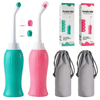 Produktbild von Postpartum Intimwaschflasche 2er Set 450 ml, Peri Bottle mit Winkel-Düse, Wochenbett Pflege, BPA-frei, sanfte Reinigung, tragbar für Frauen