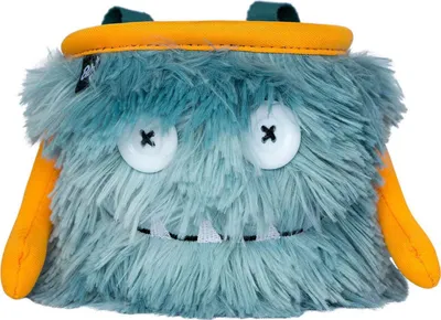Kreidebeutel "Felix & Freunde" von 8b+; flauschig und in Form eines Monsters; mit orangefarbenen Ohren und großen Augen.