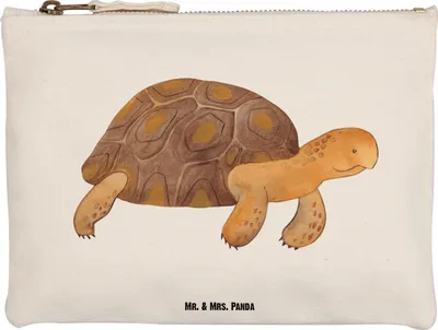 Produktbild von Mr. & Mrs. Panda Kulturtasche Schildkröte Marschieren Größe M - Weiß - Geschenk, Lieblingsmensch, Inspiration, Pouch, Abenteuer, Mäppchen, kosmetiktäschchen, Schlamper