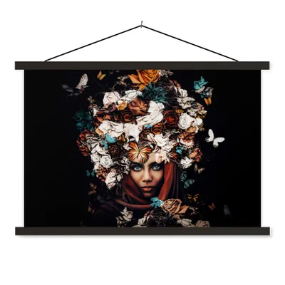 Produktbild von MuchoWow® Textilposter Blumen - Schmetterling - Frauen - Kopftuch 90x60 cm mit schwarzem Rahmen - Aufhängungssatz