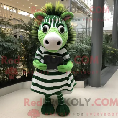Produktbild von Maskottchencharakter REDBROKOLY eines waldgrünen Zebras mit Rock und Clutch