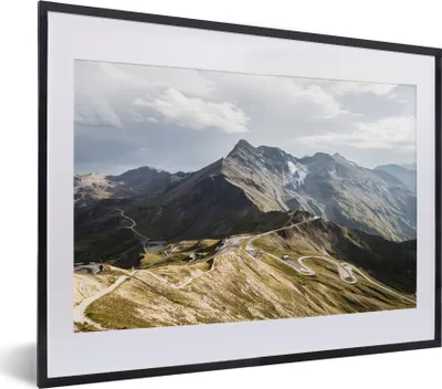 Produktbild von MuchoWow® MuchoWow® Gerahmtes Poster Bewölkter Himmel über einer Berglandschaft 40x30 cm - Poster mit zchwarzem Bilderrahmen - Bilderrahmen - Poster im Rahmen