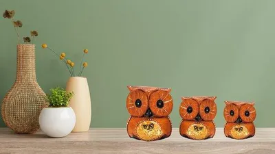 Image de Ibenzoa® : Ensemble de 3 hiboux en bois sculptés à la main, peints à la main avec des détails dorés sur le ventre – Figurines décoratives de 10 x 8 cm / 8 x 6 cm / 6,5 x 6 cm, livrées avec une boîte cadeau