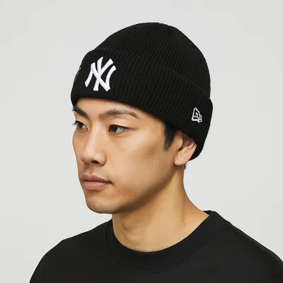 Image de New Era Bonnet d'hiver Bonnet - PATCH New York Yankees noir