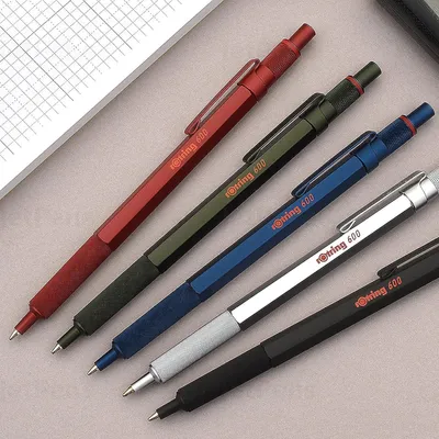 Productafbeelding van rOtring 600 Balpen Set - Medium Point - Zwarte Inkt - Blauw vat met antislip gekartelde grip