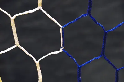 Produktbild von Stadion-Fußballnetz 7.32 x 2.44 x 2 x 2 m - 4mm - Extrem robust und langlebig - Weiß und Blau