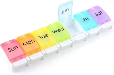 Imagen del producto de Estuche compacto para pastillas de 7 días, con 7 compartimentos y colores