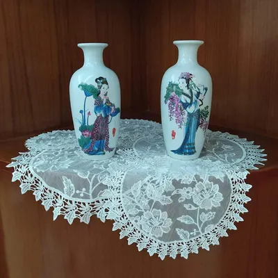 Produktbild von Tischläufer Spitze rund gehäkelt 30x30cm weiß 4 Stück