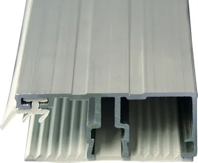 Produktbild von Gutta Alu Randprofil mit Weichgummileiste für 16 mm Doppelstegplatten L = 3500 mm