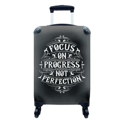 Produktbild von MuchoWow® Koffer Handgepäck Trolley Rollkoffer Kleine Reisekoffer mit 4 Rollen - Motivation - Retro - Zitat - Cabin Size < 55x40x23 cm & 55x40x20 cm - Fotokoffer - Kabinenkoffer - Boardgepäck - Reise-Box - Reisekoffer - Reisegepäck - Koffer mit Bild - Trolley für Kinder