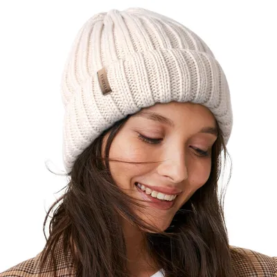 Produktbild von Gestrickte Wintermütze für Damen in Beige