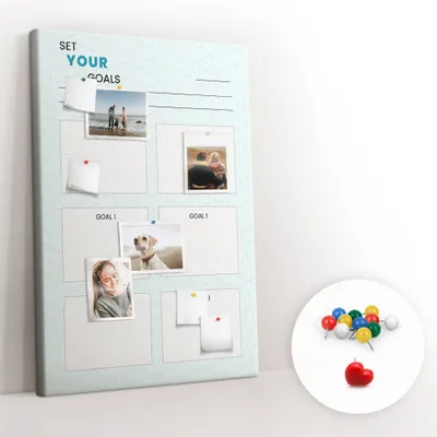 Imagen del producto de Tablero de corcho con chinchetas - Panel con chinchetas para fotografías y notas - 80x120 cm - Chinchetas de colores, 100 unidades - Planificador de objetivos