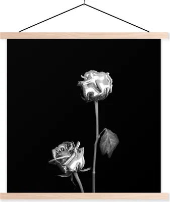 Produktbild von MuchoWow® Textilposter Rosen - Blumen - Schwarz - Weiß 120x120 cm mit holzfarbenen Rahmen - Textil-Poster