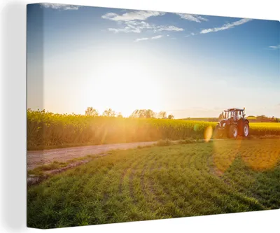 Produktbild von OneMillionCanvasses® - Leinwandbilder - 140x90 cm, Traktor - Gras - Sonnenuntergang, Wandbilder Kunstdruck Wanddekoration - Foto auf Leinwand - Gemälde auf Holzrahmen