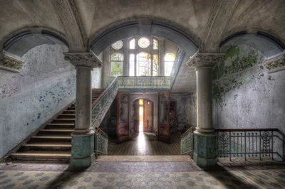 Produktbild von Papermoon VLIES Fototapete, Digitaldruck,  Lost Space Beelitz (909)